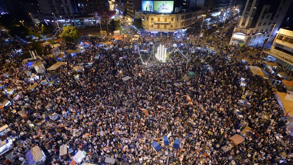 لبنان.. الحراك يضغط لتشكيل حكومة إنقاذ ومواطنون يتهافتون على المؤن