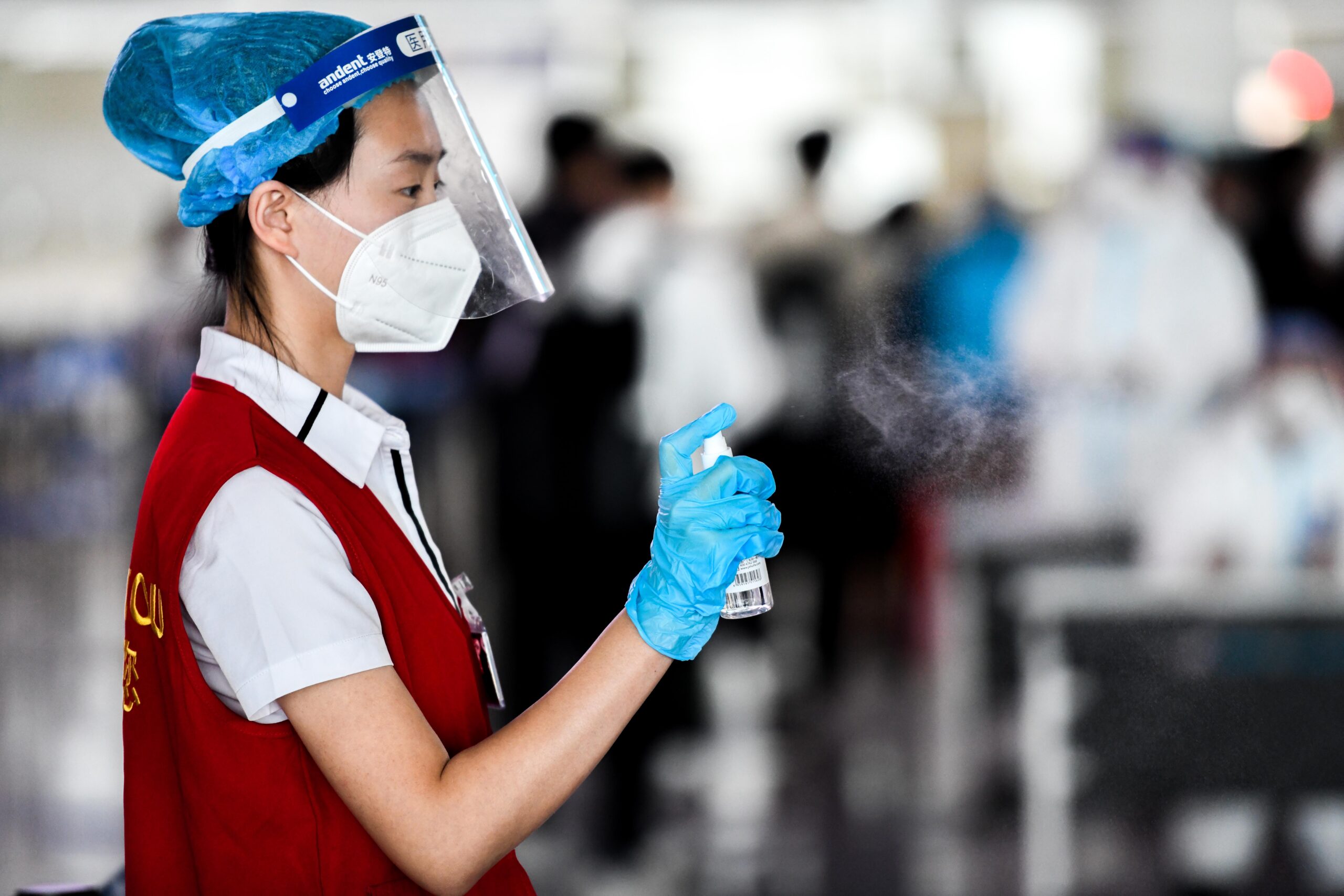 (210924) -- HARBIN, Sept. 24, 2021 (Xinhua) -- A staff member spays disinfectant at the Harbin Taiping International Airport in Harbin, northeast China's Heilongjiang Province, Sept. 23, 2021. The virus strain behind the latest COVID-19 infections in Harbin, capital of northeast China's Heilongjiang Province, has been identified as the Delta variant, local authorities said Friday. The finding was based on gene sequencing of the virus from the city's first group of COVID-19 patients in the latest resurgence emerging on Tuesday, according to the municipal COVID-19 prevention and control headquarters. From Tuesday to Thursday, Harbin had reported a total of 26 local COVID-19 infections. (Xinhua/Wang Song)