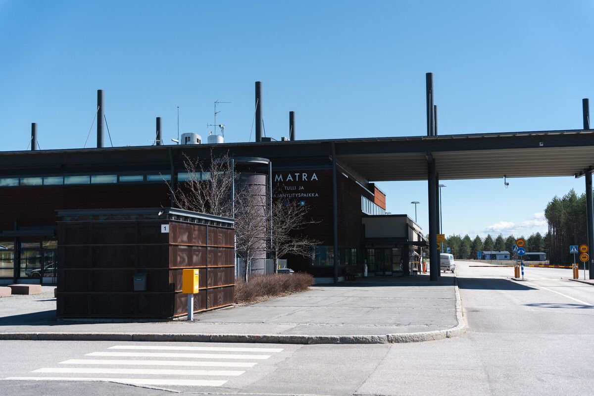 The Finnish-Russian Imatra border crossing is pictured in Imatra, south-eastern Finland, on May 13, 2022. For many Finns living on the border to their eastern neighbour, signs of Finland applying to join NATO have been welcomed with relief. (Photo by Alessandro RAMPAZZO / AFP)