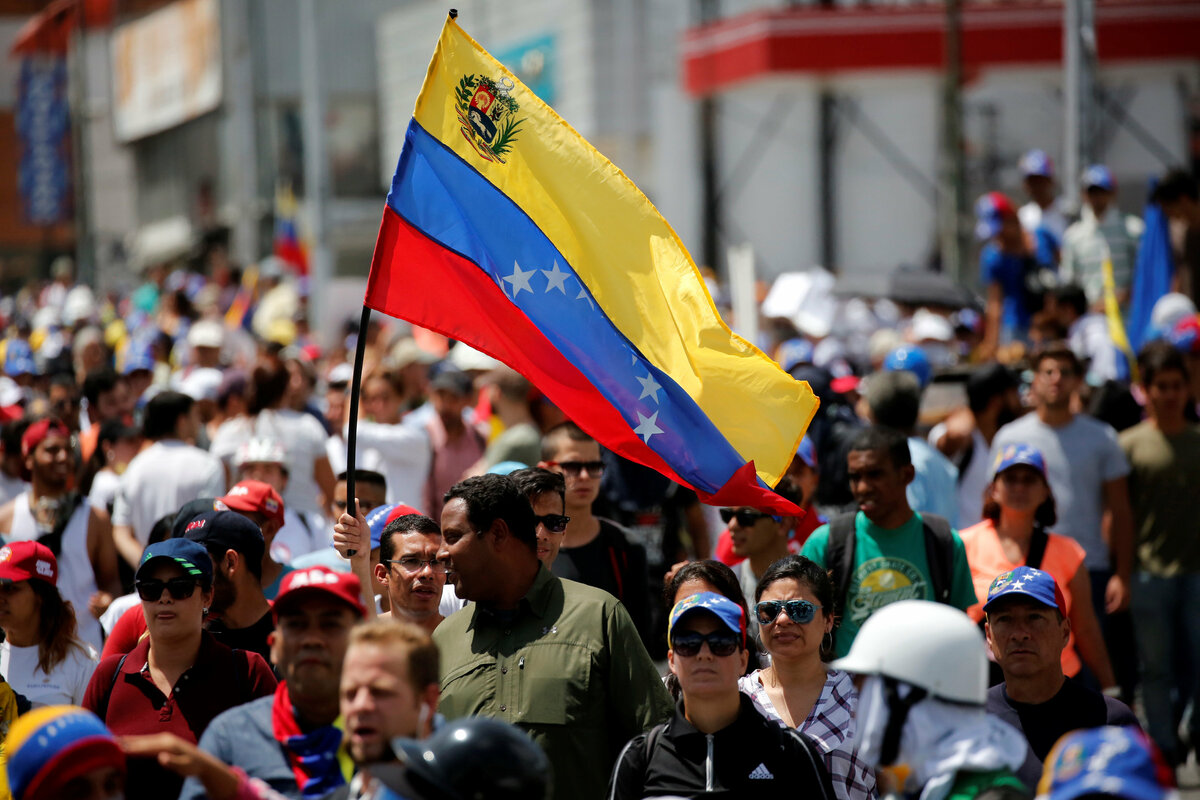 Opposition supporters rally against President Nicolas Maduro in Caracas, Venezuela, May 18, 2017. REUTERS/Carlos Garcia Rawlins