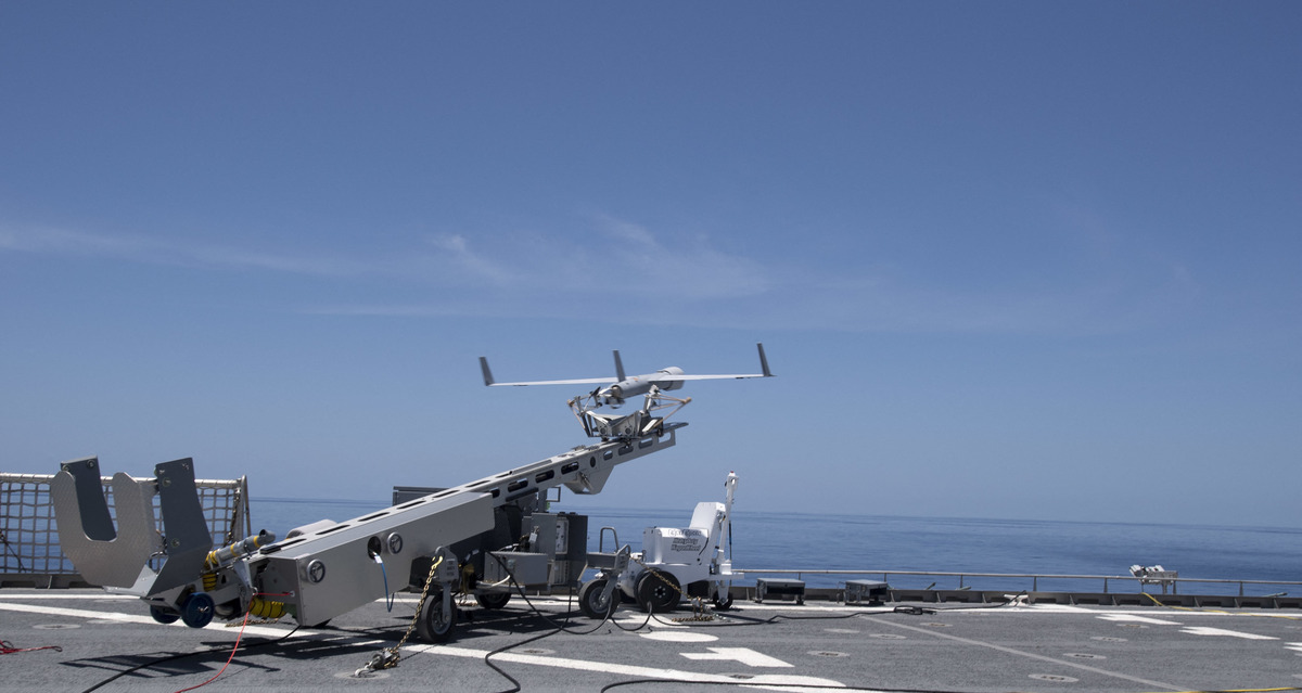 In this image obtained from the US Navy, a Scan Eagle unmanned aerial vehicle is launched from the USNS Spearhead. The US Defense Department on August 19, 2022, announced a new $775 million package of defense equipment and ammunition for Ukraine, including various types of missiles, artillery and mine-clearing systems. the weapons include TOW missiles, Scan Eagle surveillance drone and high-speed anti-radiation (HARM) missiles - RESTRICTED TO EDITORIAL USE - MANDATORY CREDIT "AFP PHOTO / US Navy / Mass Communication Specialist 3rd Class Katie Cox" - NO MARKETING NO ADVERTISING CAMPAIGNS - DISTRIBUTED AS A SERVICE TO CLIENTS (Photo by Katie Cox / DIGITAL / AFP) / RESTRICTED TO EDITORIAL USE - MANDATORY CREDIT "AFP PHOTO / US Navy / Mass Communication Specialist 3rd Class Katie Cox" - NO MARKETING NO ADVERTISING CAMPAIGNS - DISTRIBUTED AS A SERVICE TO CLIENTS