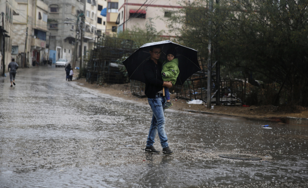  الطقس: أجواء باردة نسبيا وتوقع سقوط أمطار متفرقة فوق معظم المناطق