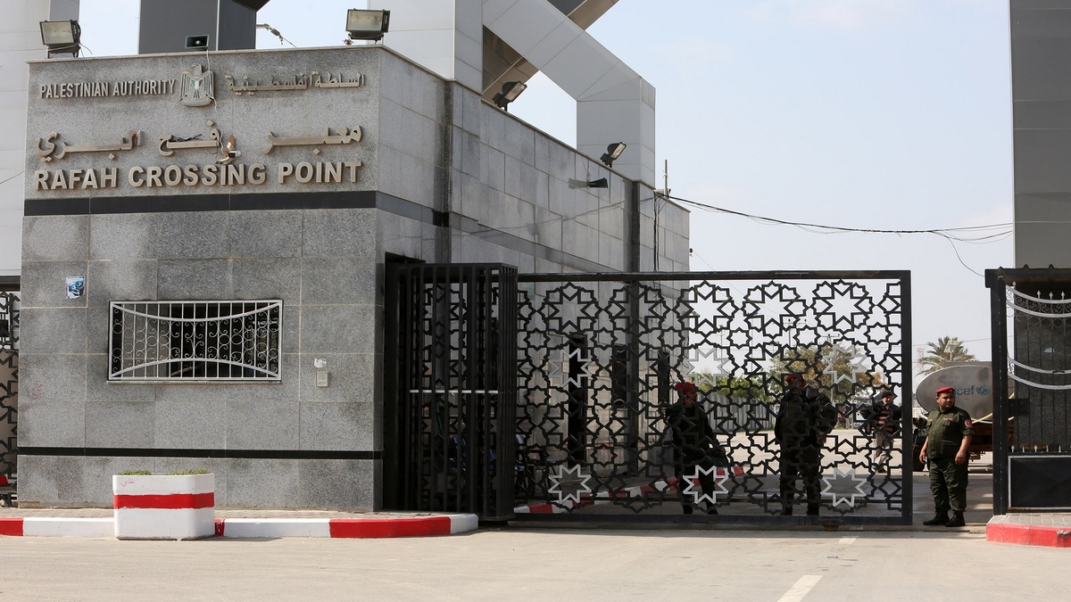 RAFAH, GAZA - MARCH 15: A view of Rafah Crossing Point after it closed for passings as part of the measures against coronavirus (COVID-19), in Rafah, Gaza on March 15, 2020. Gaza closes Egypt, Israel borders amid coronavirus spread. The closures were made to prevent the spread of the novel coronavirus known as COVID-19. (Photo by Abed Rahim Khatib/Anadolu Agency via Getty Images)