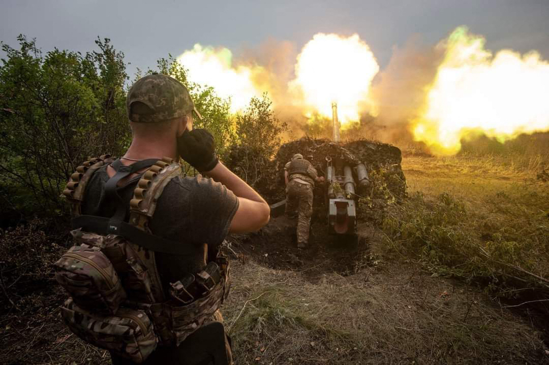 This handout picture released by General Staff of the Armed Forces of Ukraine on September 21, 2022, shows Ukrainian artillerymen firing from a cannon along the front line at unknown location in the Ukraine. - RESTRICTED TO EDITORIAL USE - MANDATORY CREDIT "AFP PHOTO / GENERAL STAFF OF THE ARMED FORCES OF UKRAINE" - NO MARKETING NO ADVERTISING CAMPAIGNS - DISTRIBUTED AS A SERVICE TO CLIENTS (Photo by GENERAL STAFF OF THE ARMED FORCES OF UKRAINE / AFP) / RESTRICTED TO EDITORIAL USE - MANDATORY CREDIT "AFP PHOTO / GENERAL STAFF OF THE ARMED FORCES OF UKRAINE" - NO MARKETING NO ADVERTISING CAMPAIGNS - DISTRIBUTED AS A SERVICE TO CLIENTS