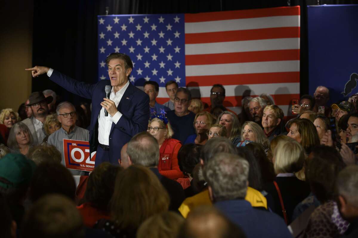 WEXFORD, PA - NOVEMBER 04: Republican U.S. Senate candidate Dr. Mehmet Oz speaks to supporters at a campaign rally at The Chadwick on November 4, 2022 in Wexford, Pennsylvania. In the November general election, Oz faces Democratic Pennsylvania Senate nominee John Fetterman. on November 4, 2022 in Wexford, Pennsylvania. Jeff Swensen/Getty Images/AFP