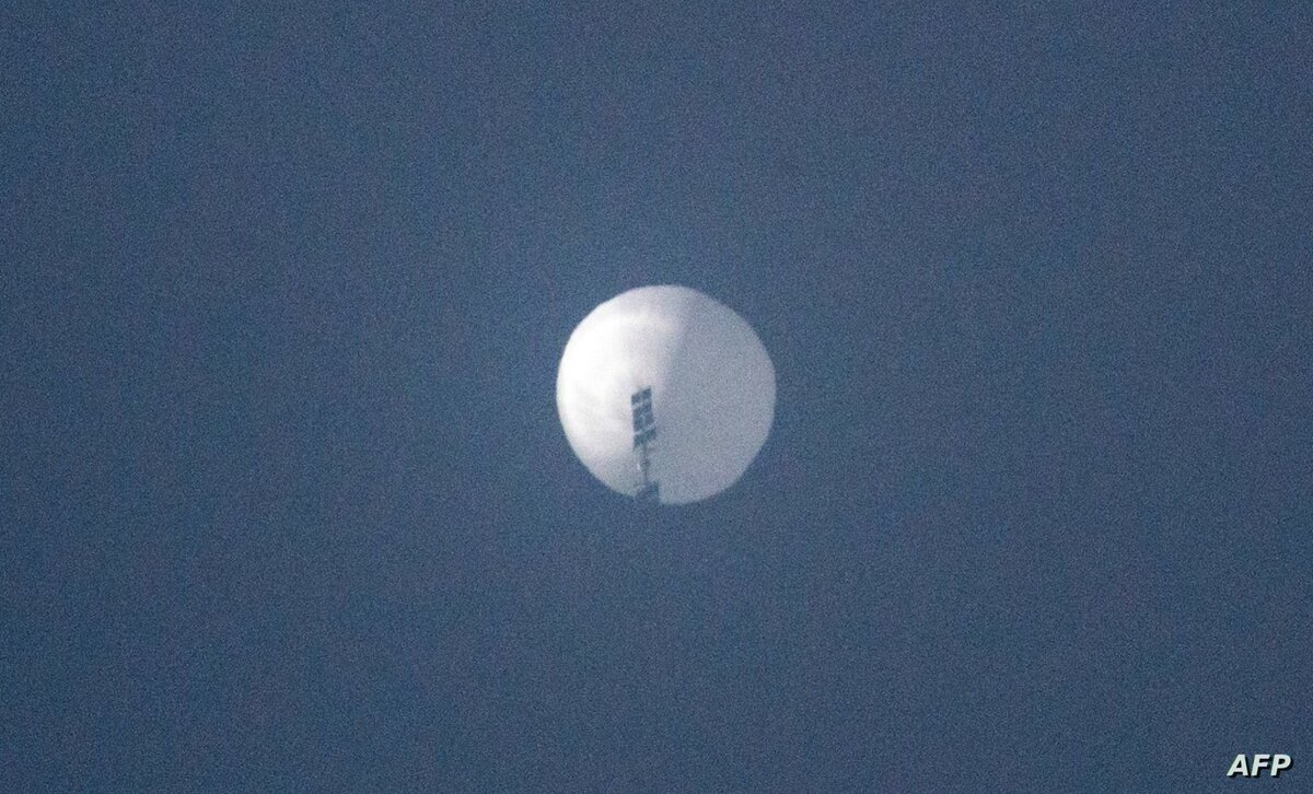 This handout photo from Chase Doak taken on February 1, 2023 and released on February 2 shows a suspected Chinese spy balloon in the sky over Billings, Montana. - The Pentagon said February 2 it was tracking a Chinese spy balloon flying high over the United States, reviving tensions between the two countries just days ahead of a rare visit to Beijing by the top US diplomat. (Photo by Chase DOAK / CHASE DOAK / AFP) / -----EDITORS NOTE --- RESTRICTED TO EDITORIAL USE - MANDATORY CREDIT "AFP PHOTO / CHASE DOAK " - NO MARKETING - NO ADVERTISING CAMPAIGNS - DISTRIBUTED AS A SERVICE TO CLIENTS