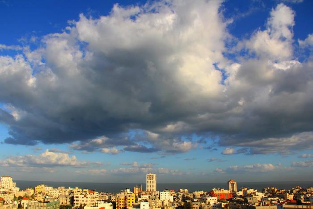  الطقس: أجواء صافية اليوم وأمطار محلية غداً الجمعة