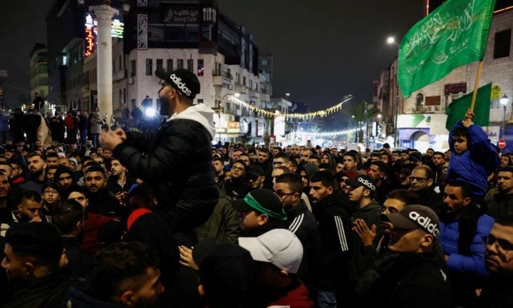 مسيرات منددة باغتيال العاروري تجوب مدن الضفة الغربية ومخيمات لبنان.. وإعلان الإضراب الأربعاء