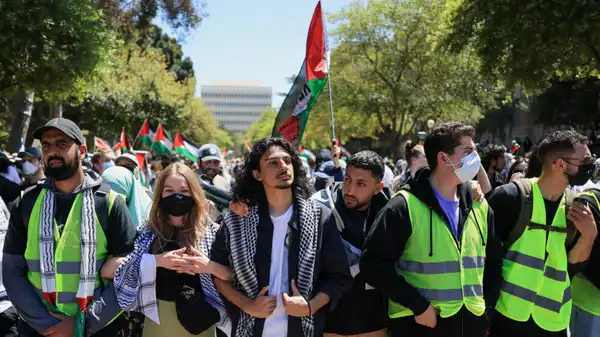 طلاب جامعة كاليفورنيا يعتصمون مجدداً ضد الحرب على قطاع غزة