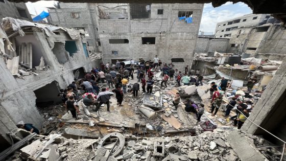 GAZA CITY, GAZA - NOVEMBER 14: Civil Defense Teams continue search and rescue efforts for those trapped under rubble of buildings destroyed by Israeli strikes in Jabaliya Refugee Camp, Gaza City, Gaza Strip on November 14, 2023. (Photo by Fadi Alwhidi/Anadolu via Getty Images)