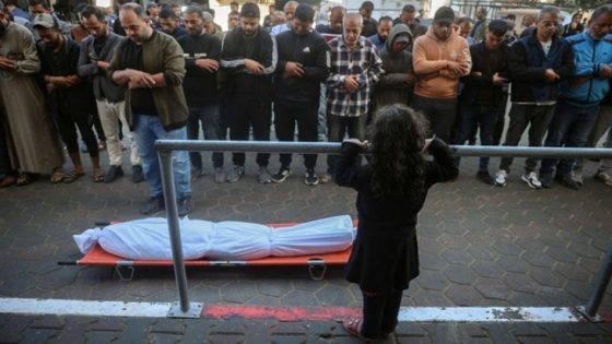 استشهاد 67 فلسطينيا بقصف إسرائيلي على منازل في بيت لاهيا