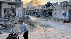 إسرائيل تواصل إبادة غزة.. استشهاد 17 فلسطينيا بغارات على خيمة ومدرسة ومنزل