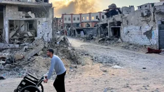 إسرائيل تواصل إبادة غزة.. استشهاد 17 فلسطينيا بغارات على خيمة ومدرسة ومنزل