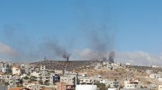 مستوطنون يهاجمون المنازل ويحرقون المركبات شرق نابلس