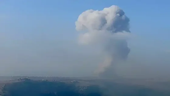 غارات مكثفة على لبنان وحزب الله يرد بالمسيّرات