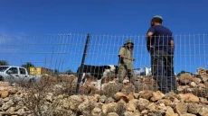 مستعمرون يشرعون بشق طريق استعماري قرب عرب المليحات غرب أريحا