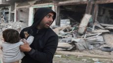 عشرات الشهداء والجرحى في غارات إسرائيلية عنيفة على قطاع غزة