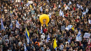 تصاعد الاحتجاجات في “إسرائيل” للمطالبة بوقف الحرب وإعادة الأسرى