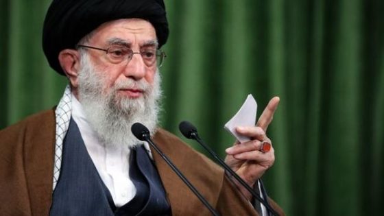 خامنئي يتعهد بـ”رد قاس” على القصف الإسرائيلي لإيران