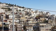 “العليا” الإسرائيلية تُصدر قرارا بإخلاء عائلتين من سلوان من منزليهما لصالح المستعمرين