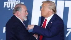 هاكابي يقترح على ترمب استخدام قنبلة نووية ضد إيران واتباع توجيهات السماء