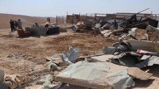 الاحتلال يشرع بهدم مساكن ومنشآت زراعية في خربة الطويل جنوب نابلس