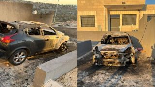 المستعمرون يجددون هجومهم على الطيبة: إحراق مركبتين وخط شعارات عنصرية