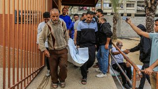 8 شهداء بينهم نساء وأطفال في قصف الاحتلال عدة مناطق في خان يونس