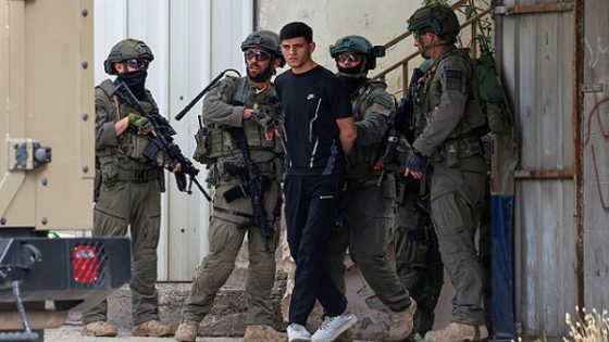 الاحتلال يعتقل 21 مواطنا بينهم طلبة ثانوية عامة من ديراستيا