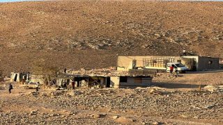 الأغوار الشمالية: مستعمرون يحطمون معدات شبكة الإنترنت في منطقة البرج