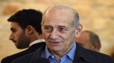 أولمرت: يهود يقتلون فلسطينيين في الضفة ويرتكبون جرائم حرب