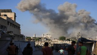 شهداء بغارات إسرائيلية مكثفة على خيام النازحين في غزة