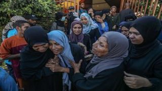 استشهاد عائلة مكونة من 8 أفراد في قصف الاحتلال حي الزيتون