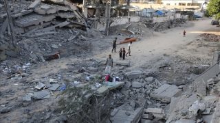 غزة.. إسرائيل تقتل 4 فلسطينيين وتنفذ عمليات نسف في عدة أحياء