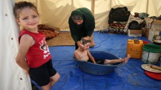 الأونروا: غزة تعاني نقصا حادا في مستلزمات النظافة والصابون بات نادرا