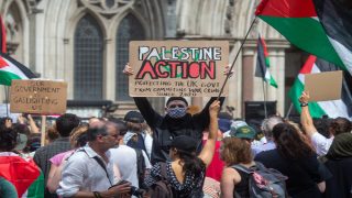 بريطانيا تعتزم محاكمة 60 شخصا لدعمهم حركة “فلسطين أكشن”