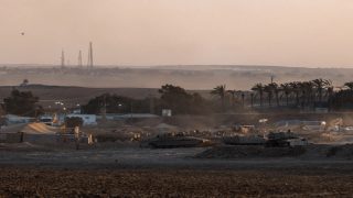 إسرائيل تستدعي آلاف الجنود لبدء خطة احتلال غزة وحماس تندد باستهتار نتنياهو