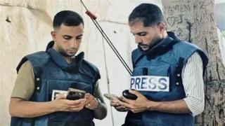 اغتيال خمسة صحافيين بينهم مراسلي الجزيرة انس الشريف ومحمد قريقع