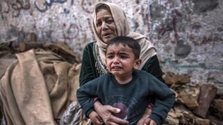 طبيب بريطاني: غزة تواجه همجية من العصور الوسطى