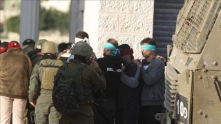 الضفة.. الجيش الإسرائيلي يعتقل 21 فلسطينيا بينهم قيادي في “حماس”