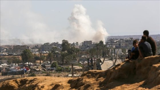 عامان من الإبادة.. إسرائيل تقتل 3 فلسطينيين وتكثف قصف غزة