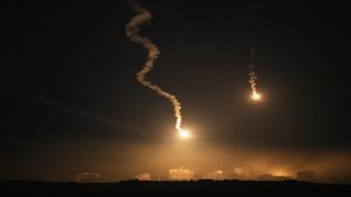 قصف متفرق على غزة وصور تكشف الدمار الهائل