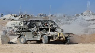 الجيش الإسرائيلي يستعد لإعادة الانتشار بموجب اتفاق غزة