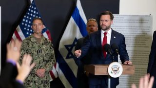 إعلام “إسرائيلي”: فانس طالب نتنياهو بإعطاء فرصة لاتفاق غزة.. هكذا أجاب رئيس حكومة الاحتلال