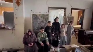 جندي إسرائيلي يفتخر باختطاف عائلة فلسطينية من غزة يثير غضبا واسعا