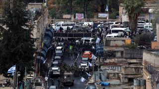 إصابة 3 فلسطينيين برضوض واختناق جراء اعتداء إسرائيلي جنوبي الضفة