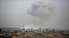 غزة.. الجيش الإسرائيلي يقتل فلسطينيا بخان يونس ويقصف شواطئ رفح