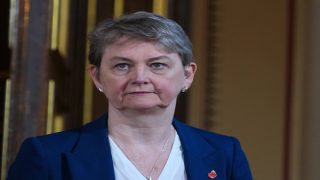 كوبر: بريطانيا قدمت خطة لتفكيك أسلحة حماس