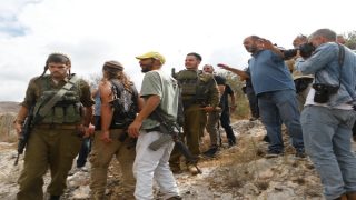 اعتداءات للمستوطنين ودعوة أميركية للتخلي عن هدم منازل بالضفة الغربية