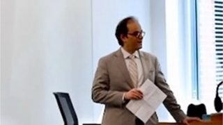 أستاذ جامعي يقاضي جامعة كنتاكي بعد حظره بسبب آرائه عن الاحتلال الإسرائيلي